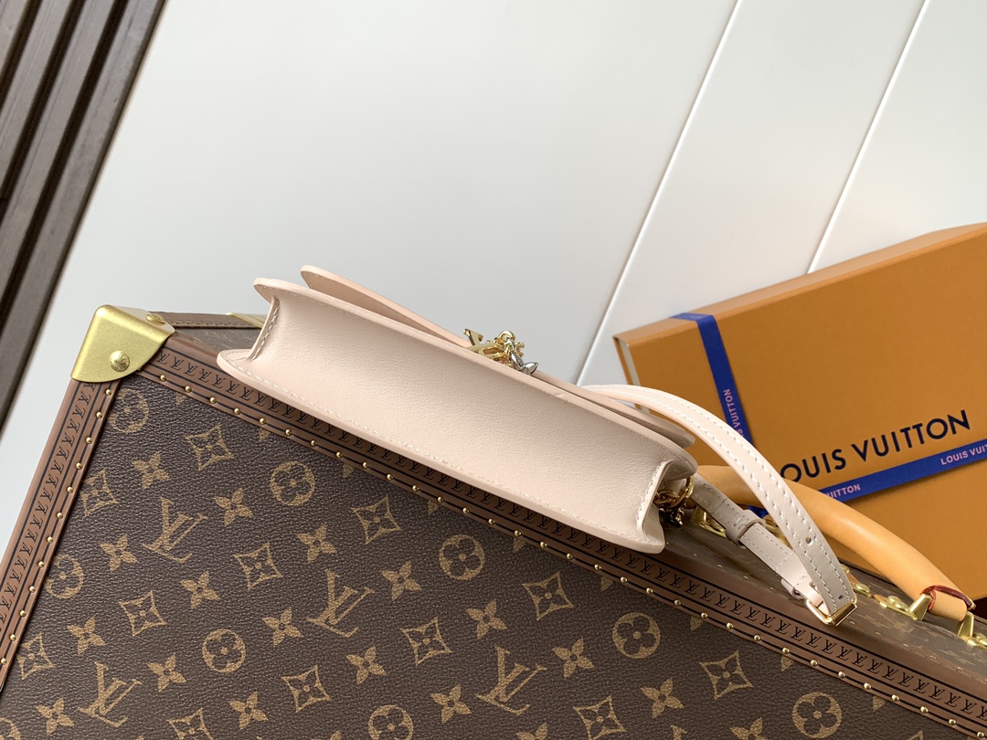 Louis Vuitton LV Bloom Wallet On Chain Crossbody Bag - Image 4