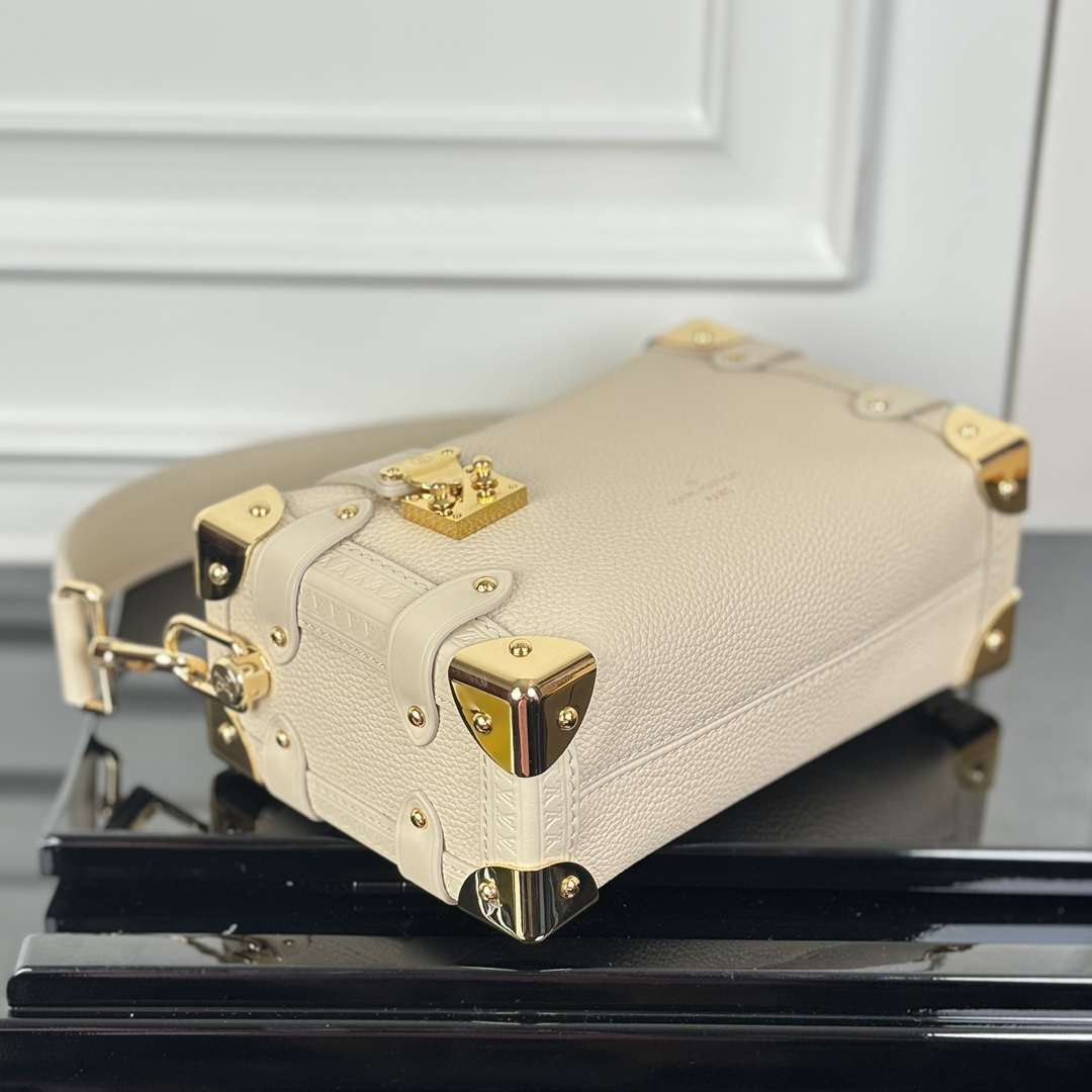 Louis Vuitton Side Trunk Mini Handbag, White with Gold-Tone Hardware - Image 4