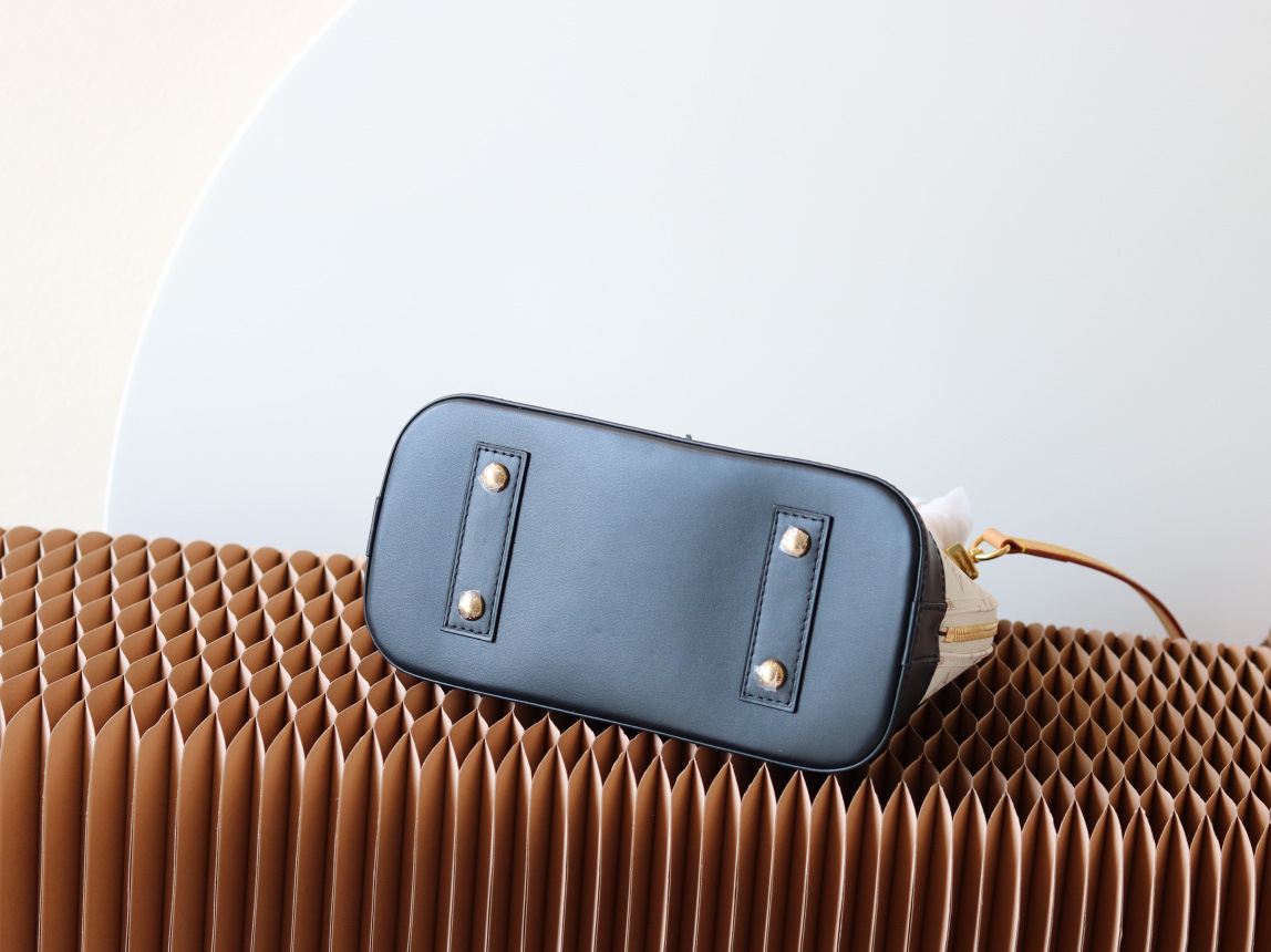 Louis Vuitton Alma BB Handbag in Monogram Dune Canvas - Image 4