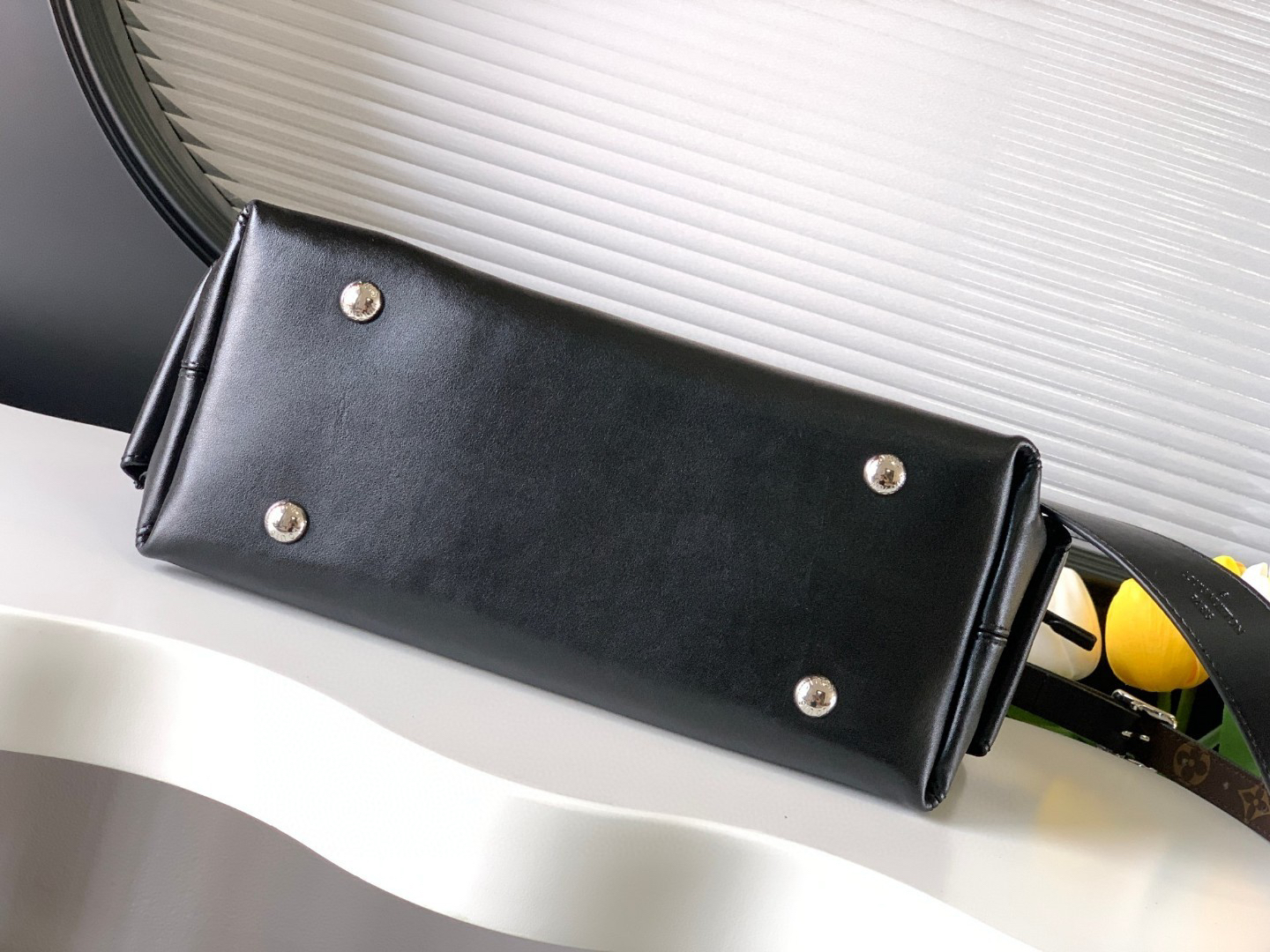 Louis Vuitton CarryAll Cargo Small Handbag - Image 4