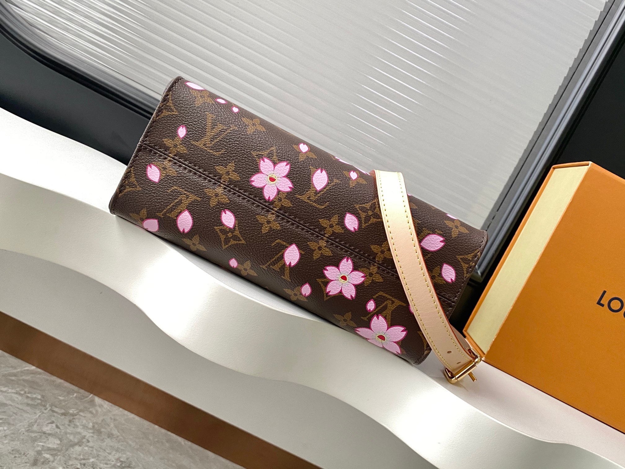 Louis Vuitton OnTheGo Small Shoulder Bag with Cherry Blossom Monogram, M13269 - Image 4