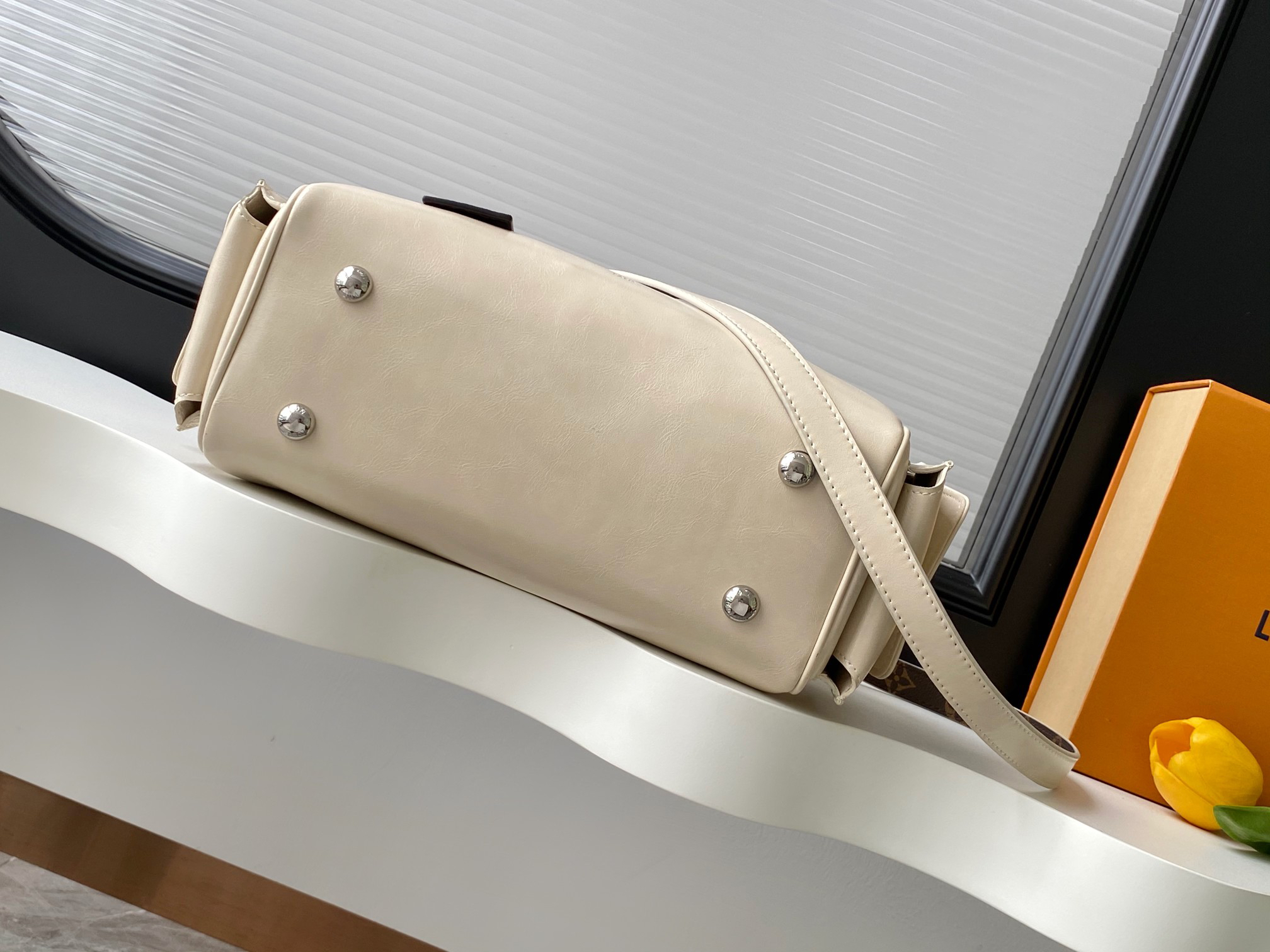 Louis Vuitton Speedy Cargo Handbag, LV Vibe Series - Image 4