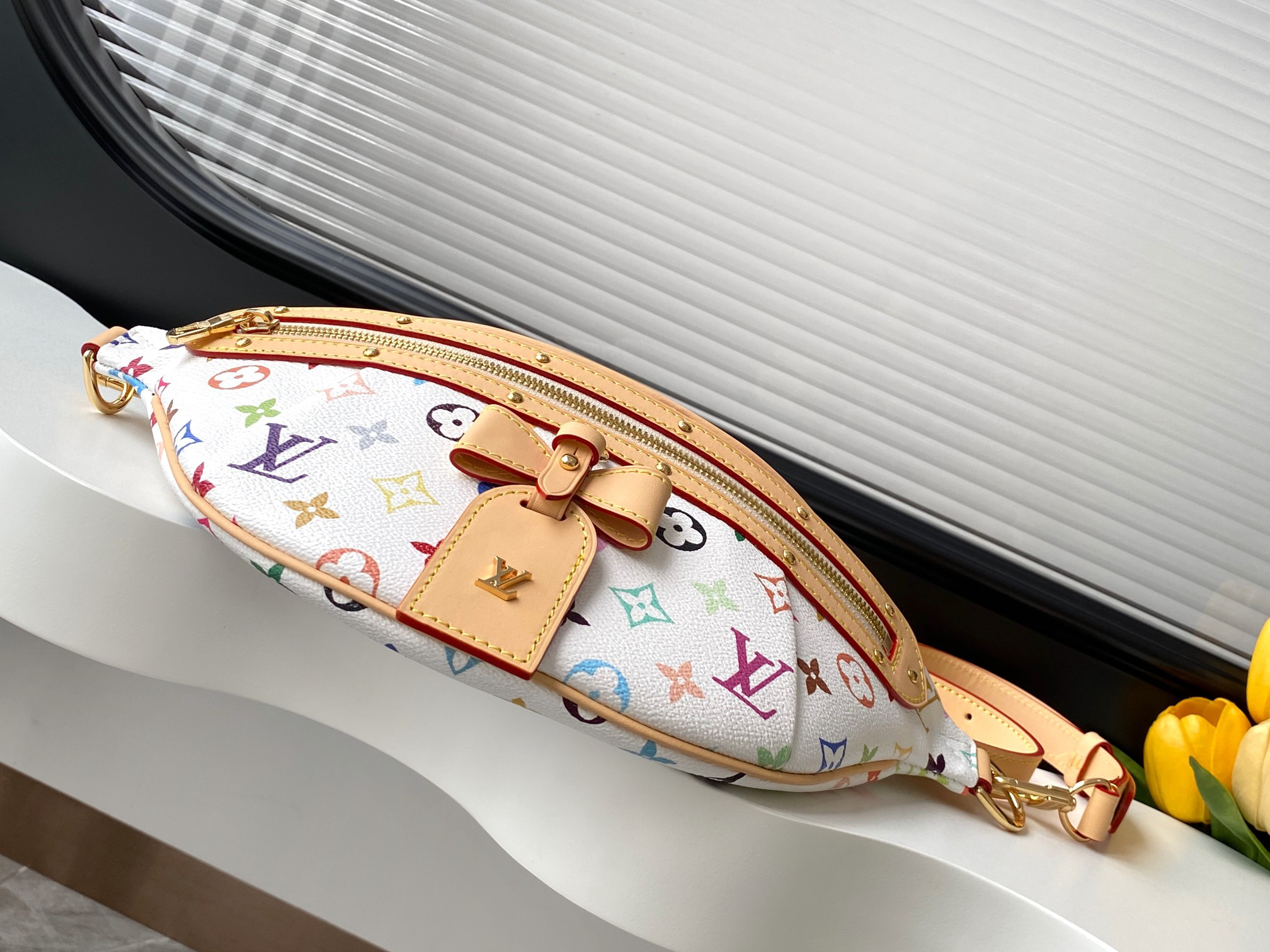 Louis Vuitton High Rise Crossbody Bag M13660 - Image 4