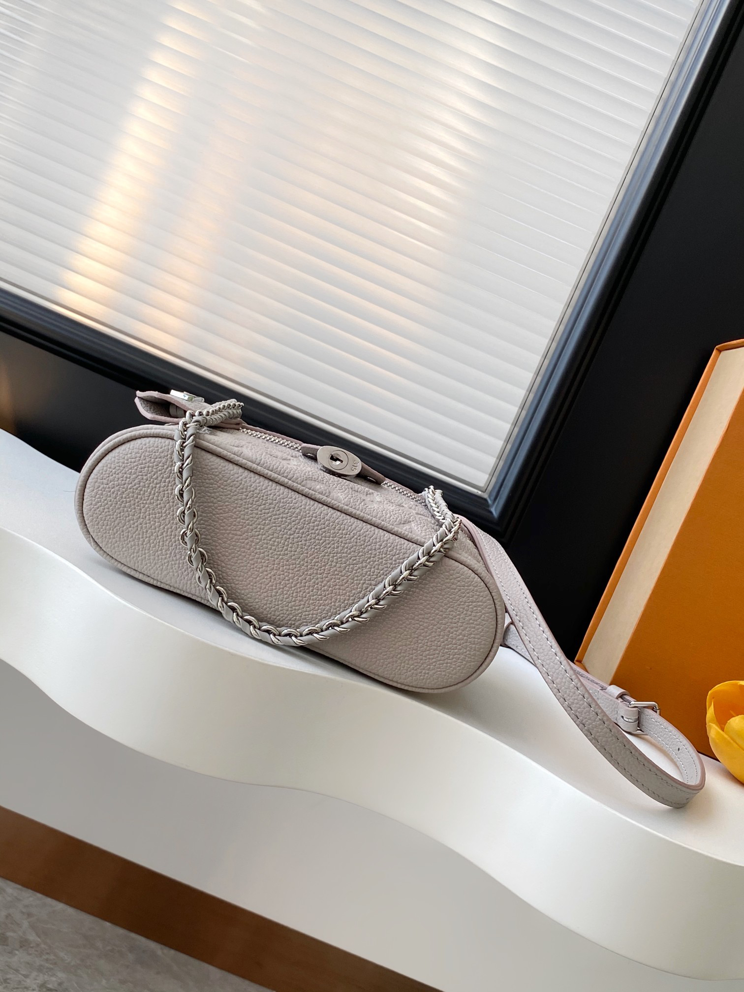 Louis Vuitton Vanity Chain Pouch M13593 in Taro Gray - Image 4