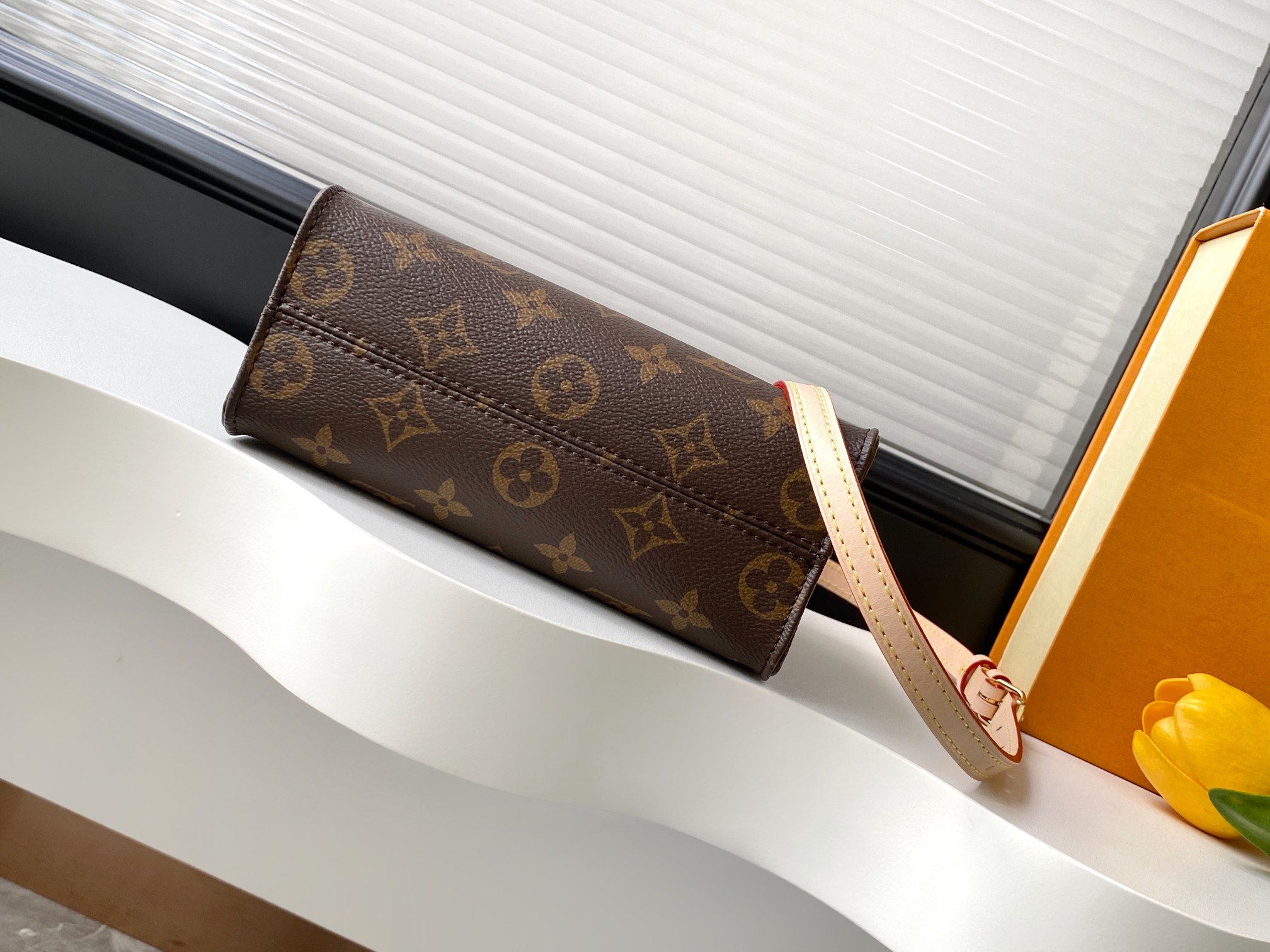 Louis Vuitton x Takashi Murakami OnTheGo Handbag - Image 4