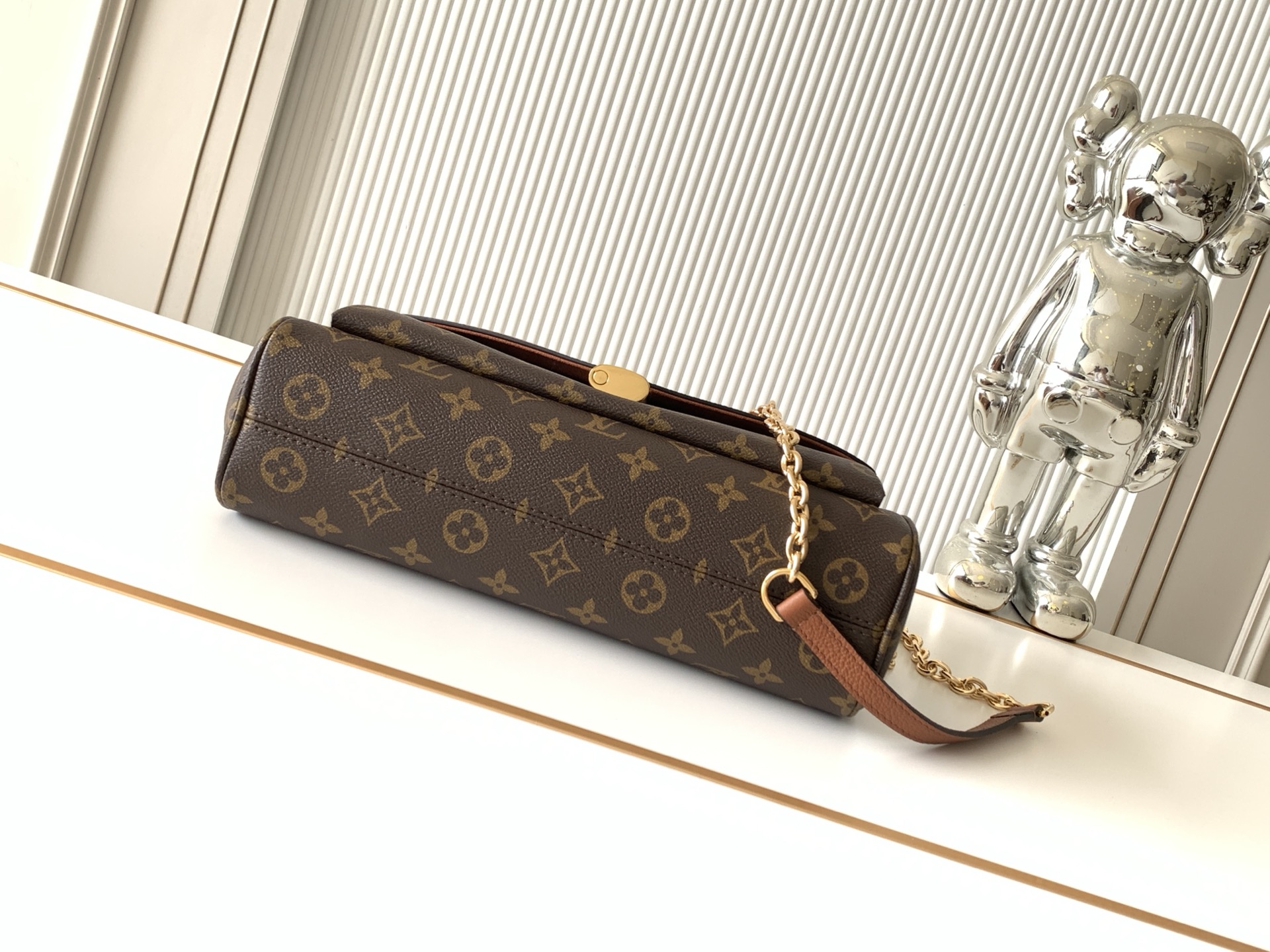Louis Vuitton Saint-Germain PM Handbag - Image 4