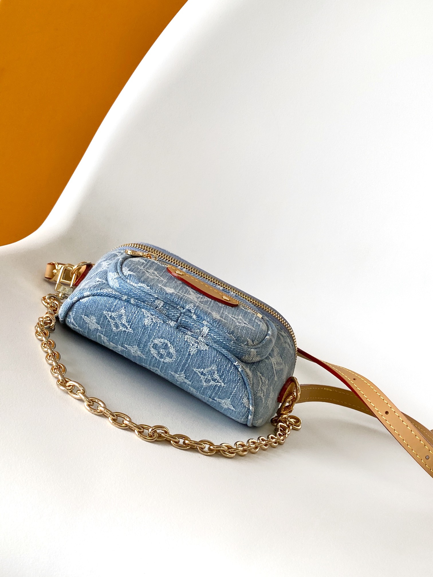 Louis Vuitton Mini Bumbag in Washed Denim - Image 4