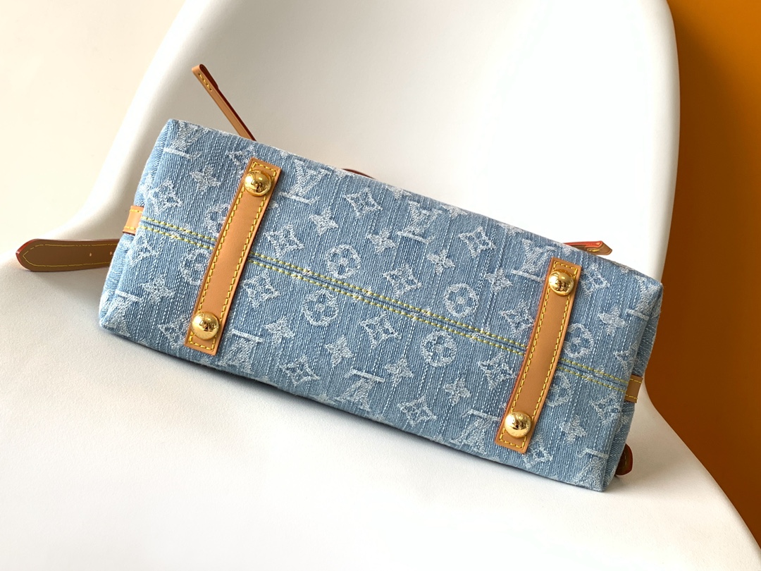 Louis Vuitton CarryAll Small Shoulder Bag in Blue Denim Monogram Canvas - Image 4