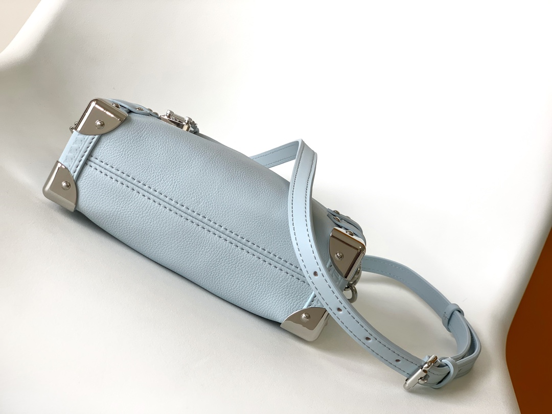 Louis Vuitton Side Trunk Small Handbag in Grained Cowhide Leather - Image 4