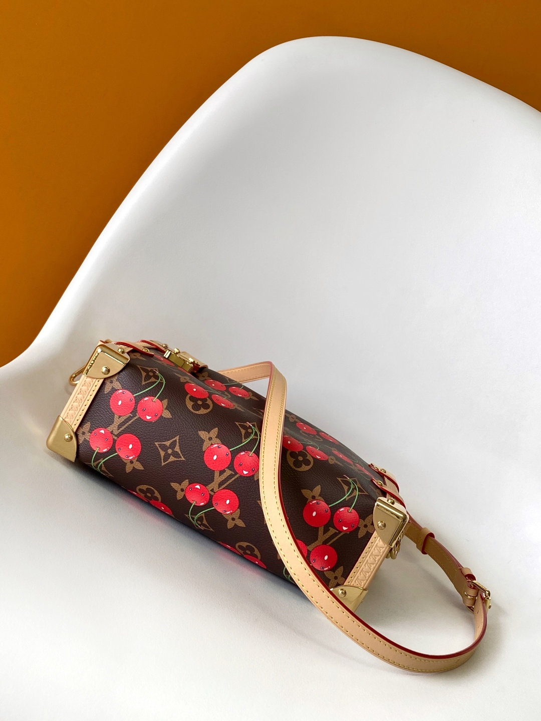 Louis Vuitton Side Trunk MM Handbag in Monogram - Image 4