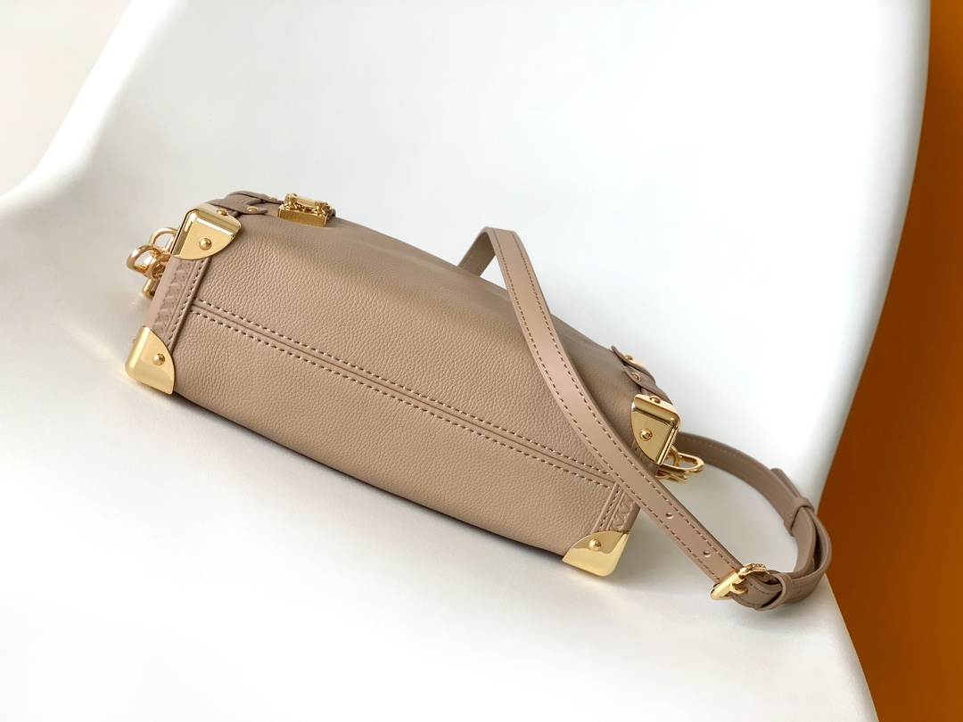 Louis Vuitton Side Trunk Medium Handbag - Image 4