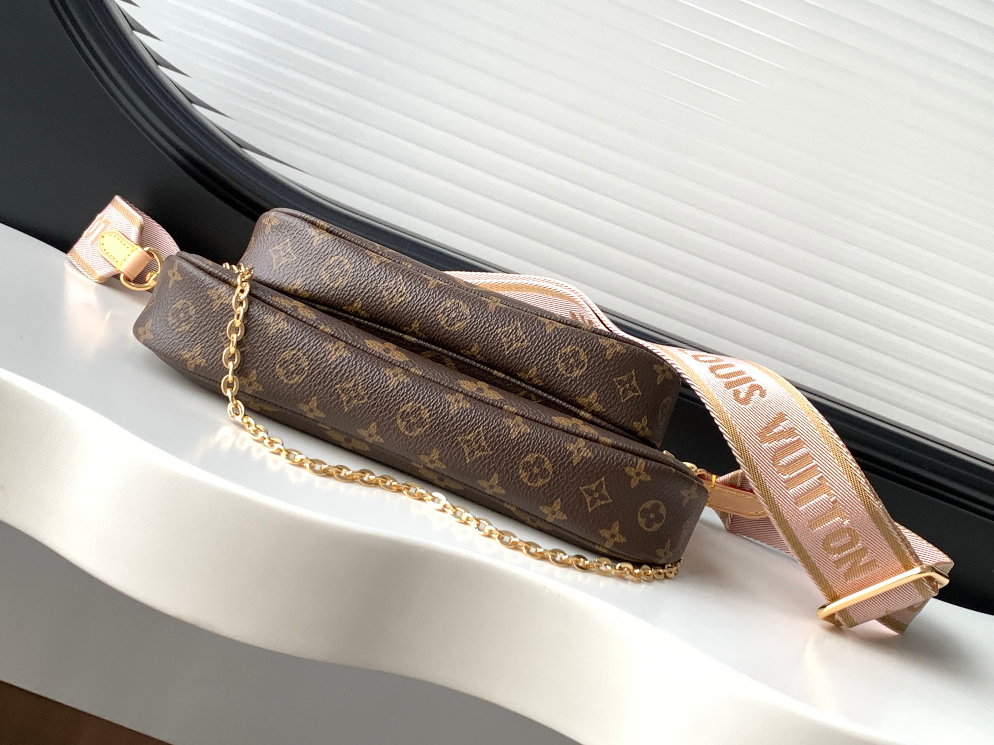 Louis Vuitton Multi Pochette Accessories Crossbody Bag M44813 Green - Image 4