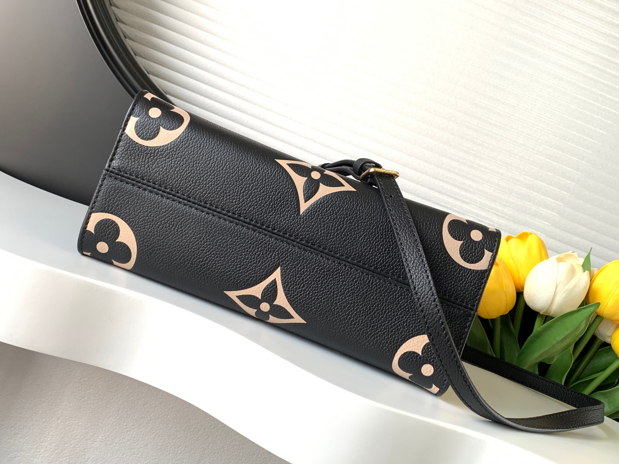 Louis Vuitton OnTheGo Small Tote Bag - Image 4