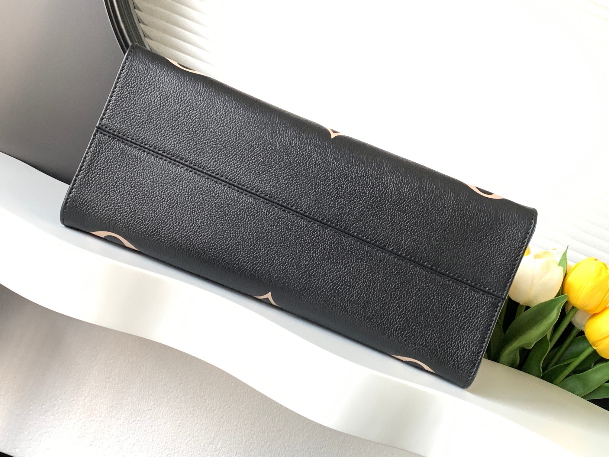 Louis Vuitton OnTheGo MM Tote Bag M45494 / M45495 - Image 4