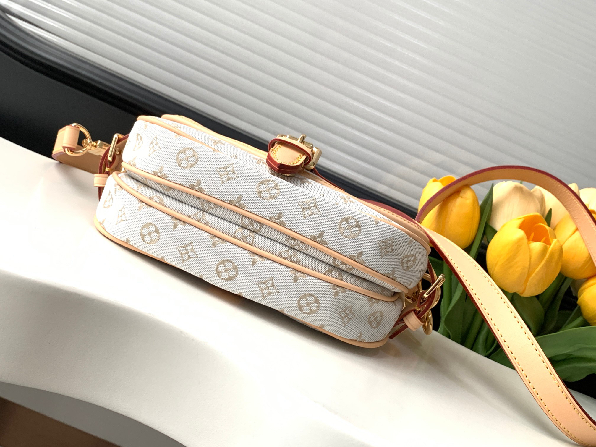 Louis Vuitton Saumur BB Handbag - Image 4