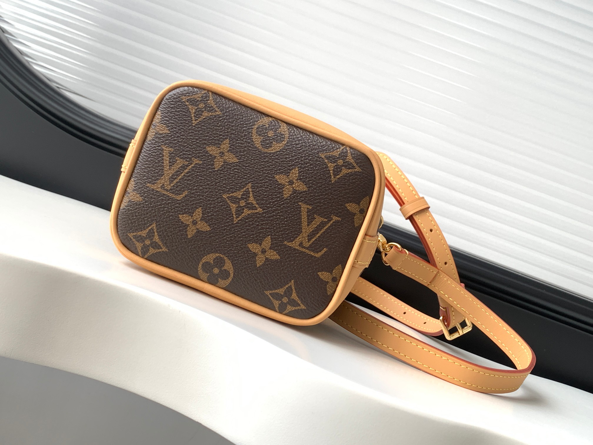 Louis Vuitton Nano Noé Handbag M81266 - Image 4