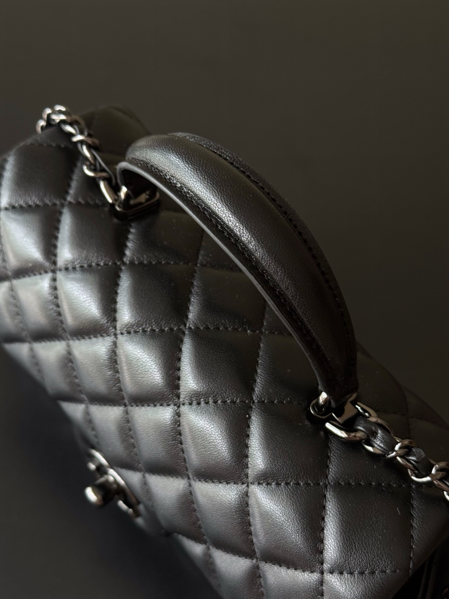 Chanel 21K Mini Classic Flap Bag with Handle AS2431 - Image 4