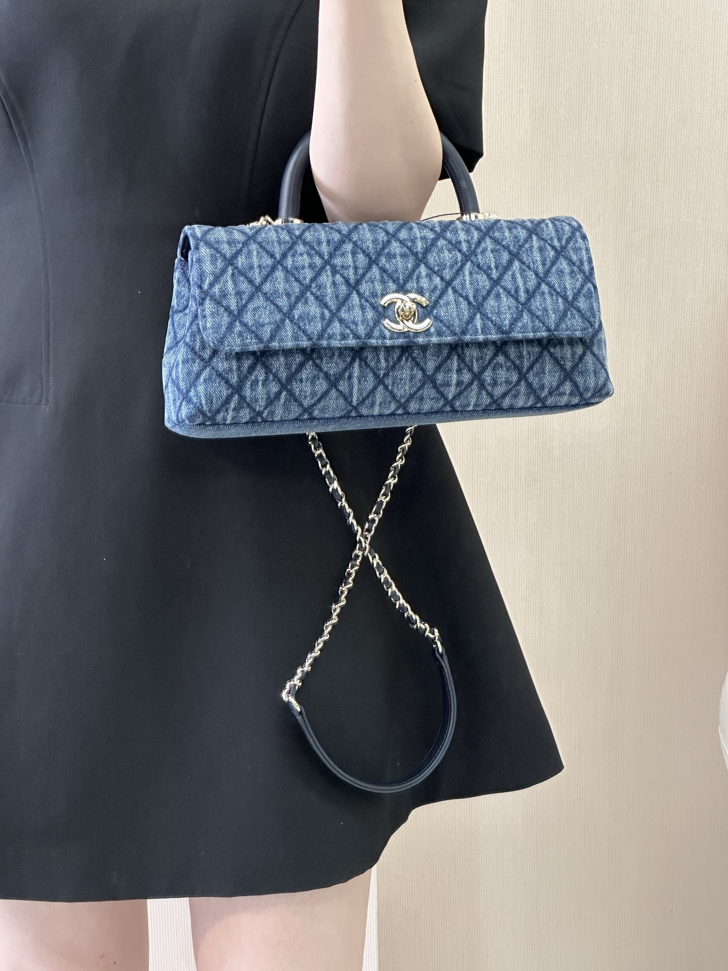Chanel Coco Handle Denim Handbag - Image 4