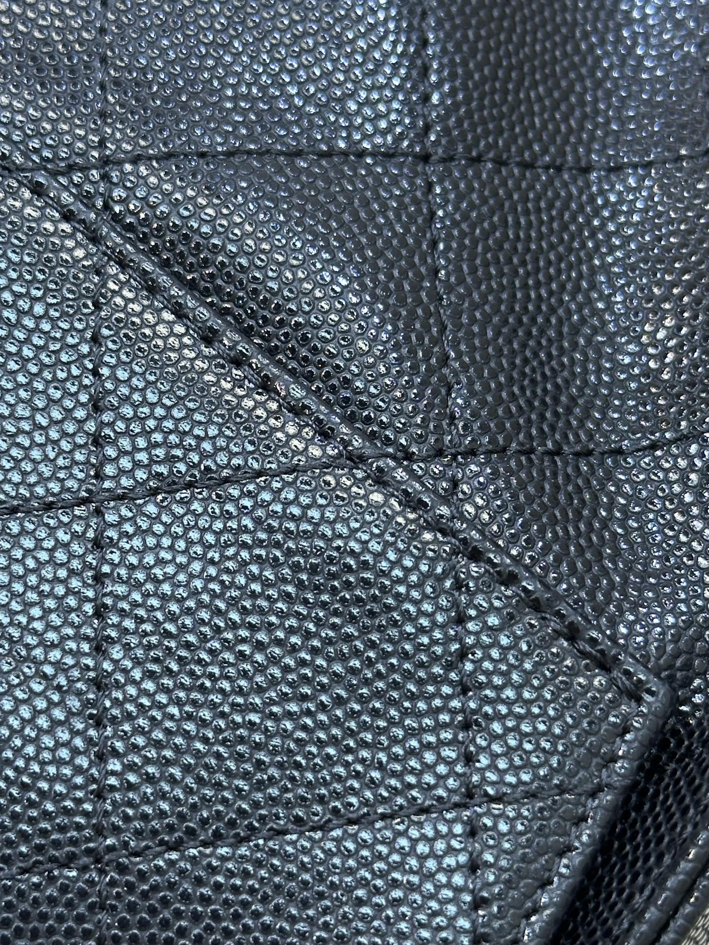 Chanel 25B Shoulder Bag - Image 4