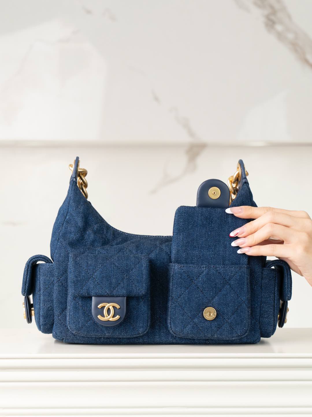 Chanel 25C Denim Hobo Shoulder Bag - Image 4