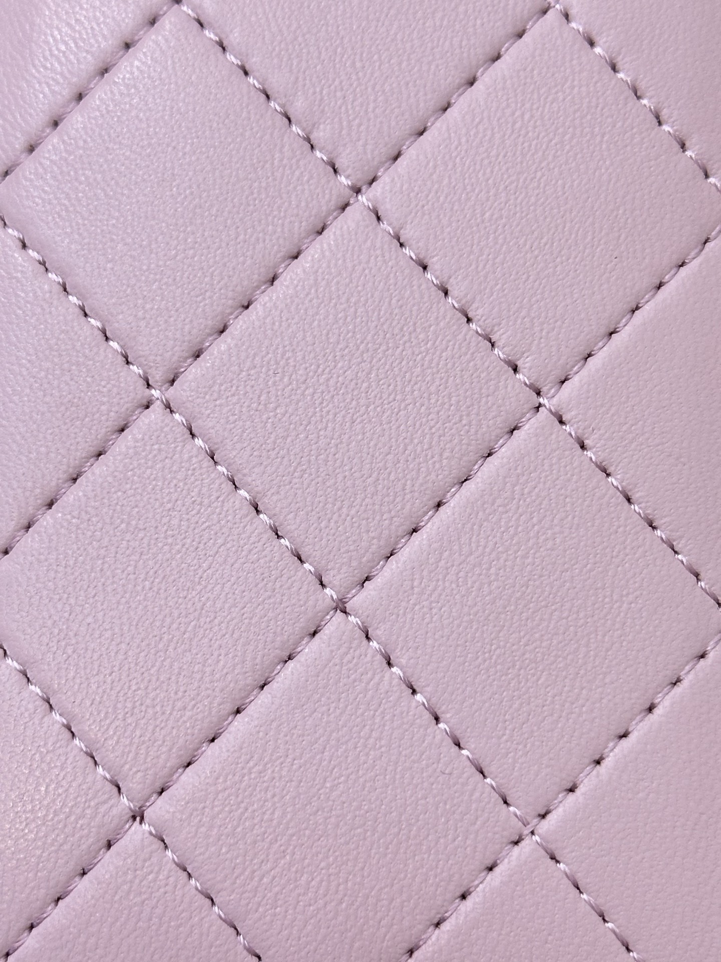 Lambskin Quilted Crossbody Bag 17 x 12 x 7 cm - Image 4