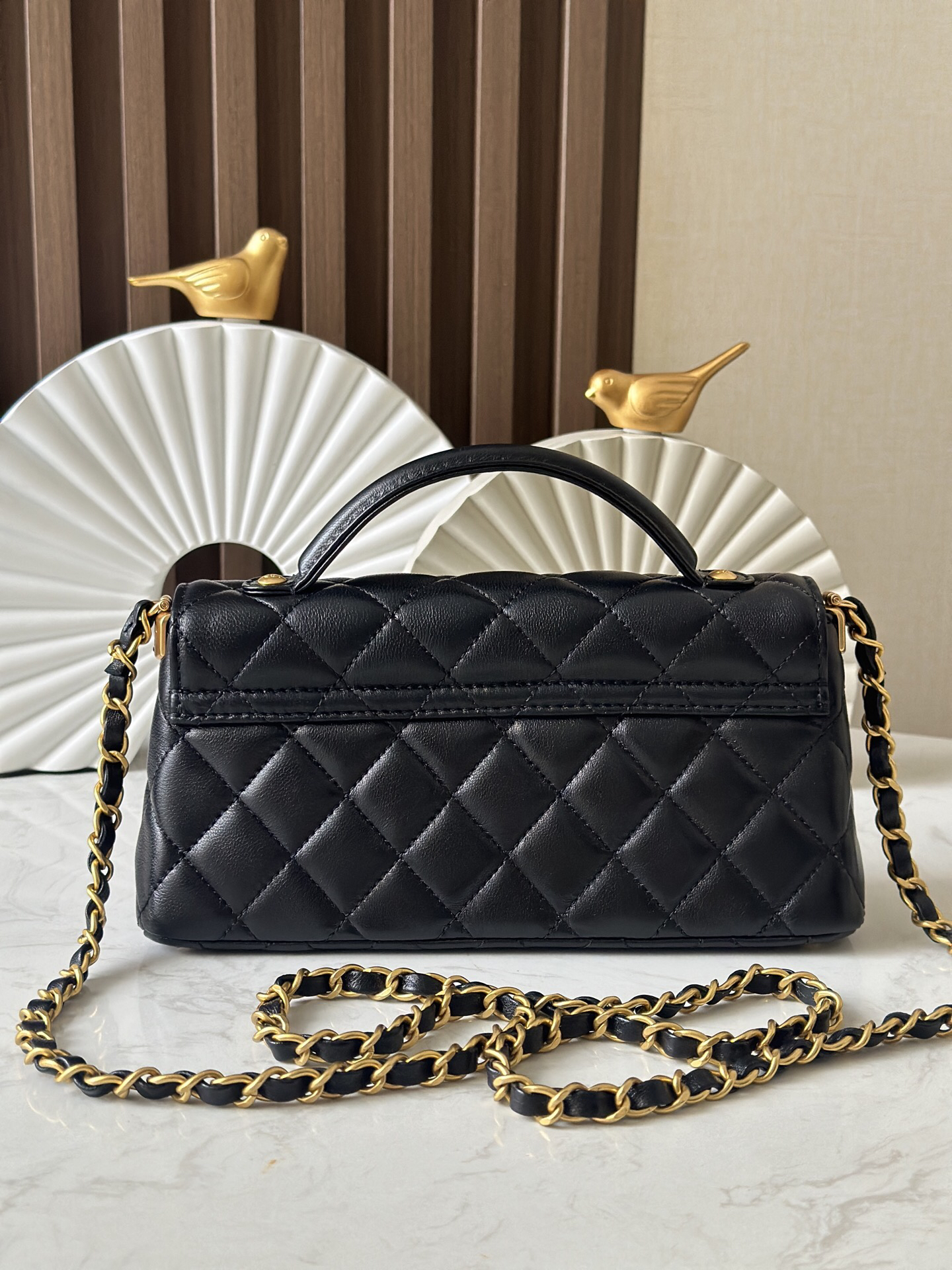 Hermès Kelly 25 Black and Gold Handbag - Image 4