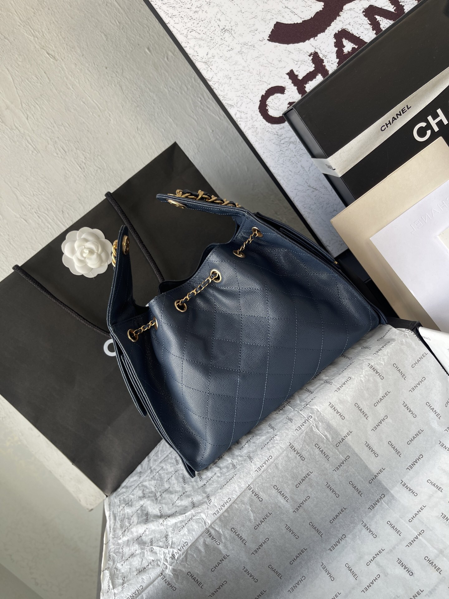 Chanel 25C Small Caviar Leather Hobo Bag - Image 4