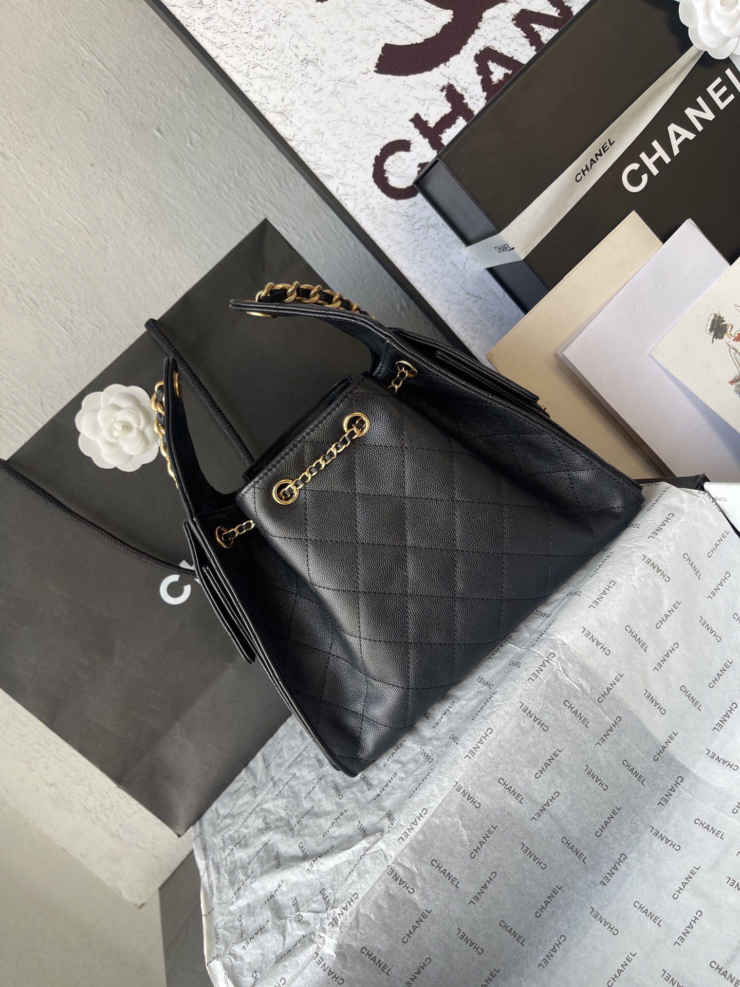 Chanel 25C Quilted Leather Hobo Shoulder Bag - Image 4