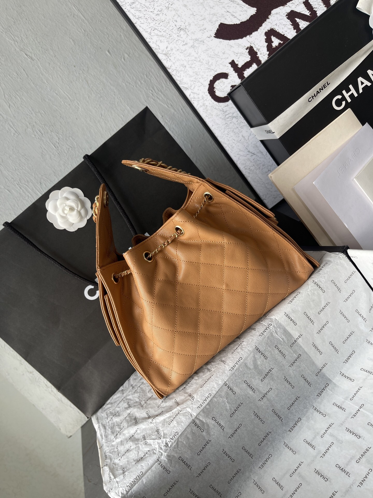Chanel 25C Small Caviar Leather Hobo Bucket Bag - Image 4