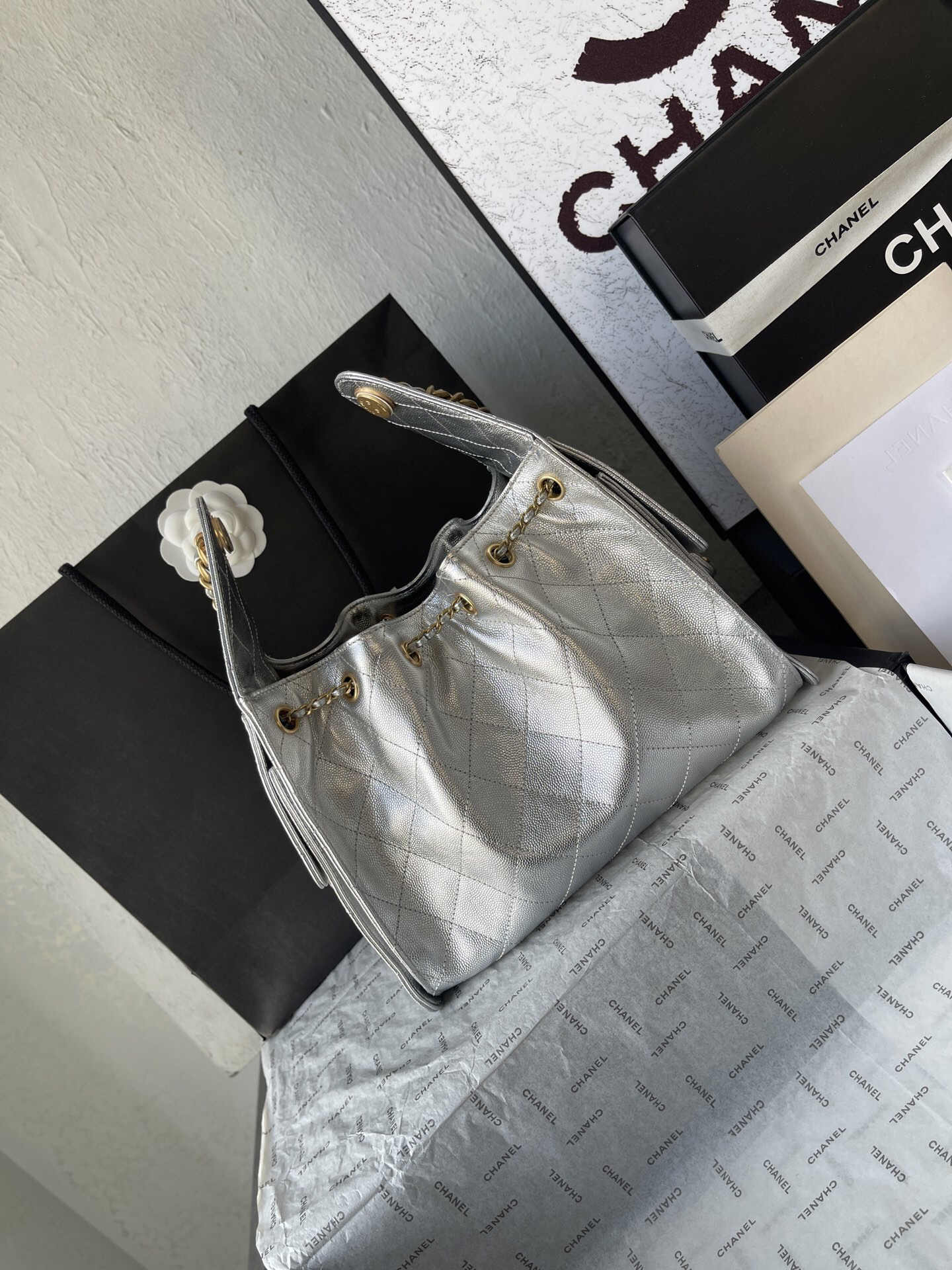 Chanel 25C Quilted Hobo Shoulder Bag - Image 4