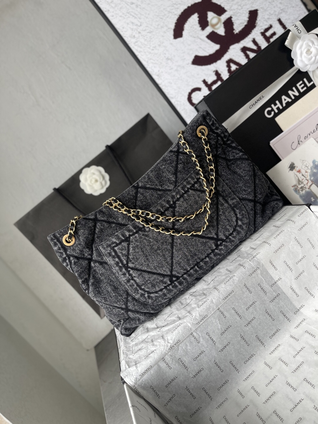Chanel AS5740 Denim Shopping Tote Bag - Image 4