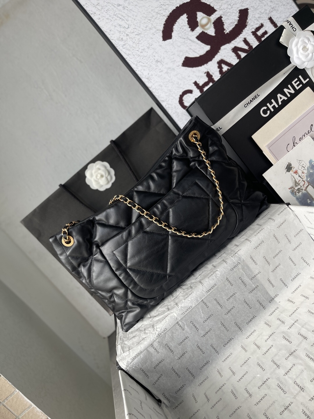 Chanel AS5740 Lambskin Underarm Shoulder Bag - Image 4