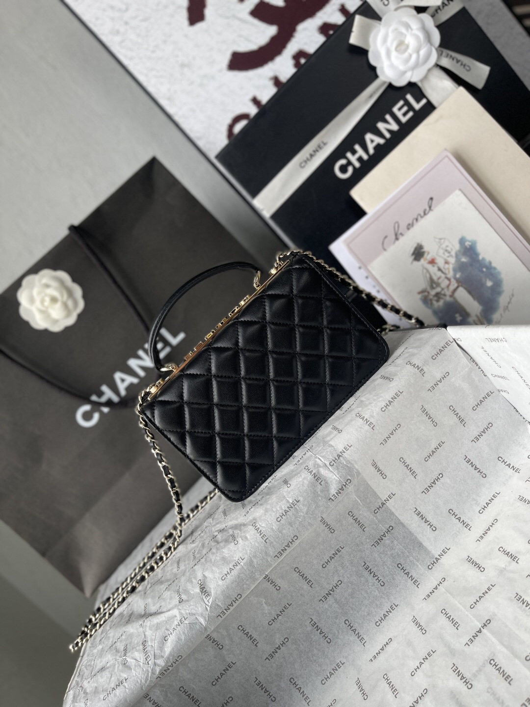 Chanel 25C Lambskin Shoulder Bag with Rhinestone Double-C Clasp - Image 4