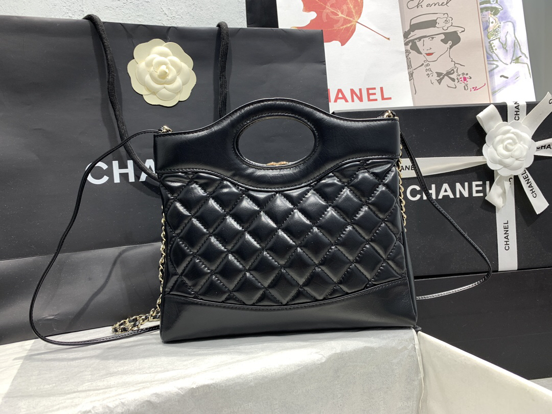 Chanel 31 Handbag - Image 4