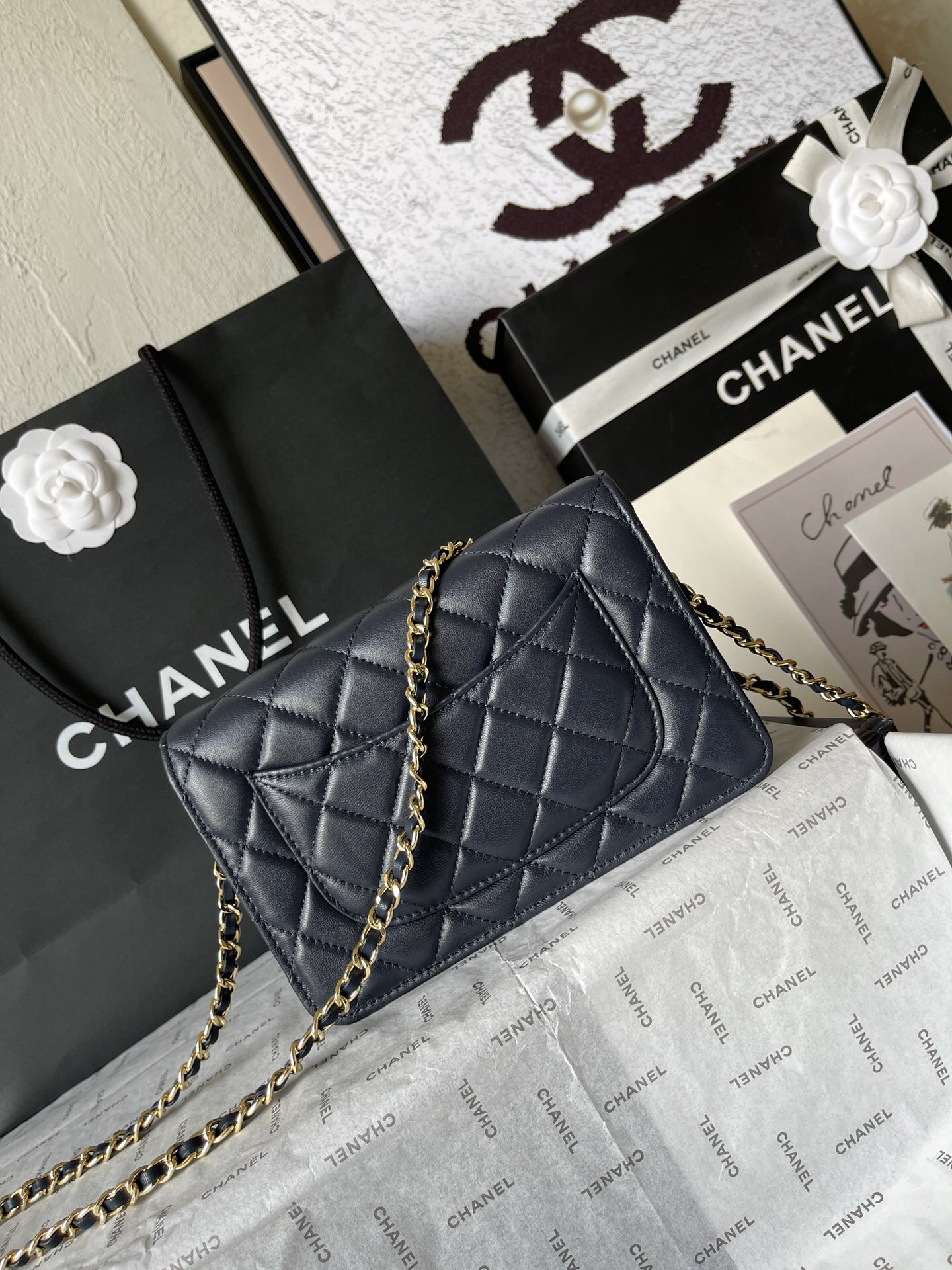 Chanel WOC Lambskin Chain Shoulder Bag - Image 4