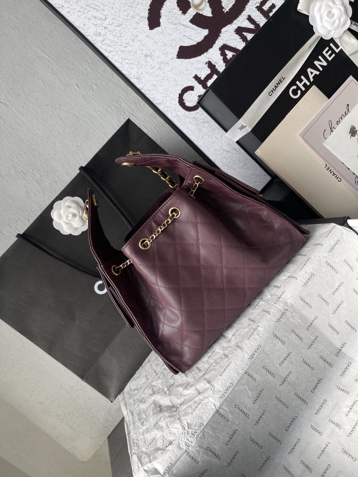 Chanel Quilted Leather Hobo Shoulder Bag, Model AS5293 - Image 4