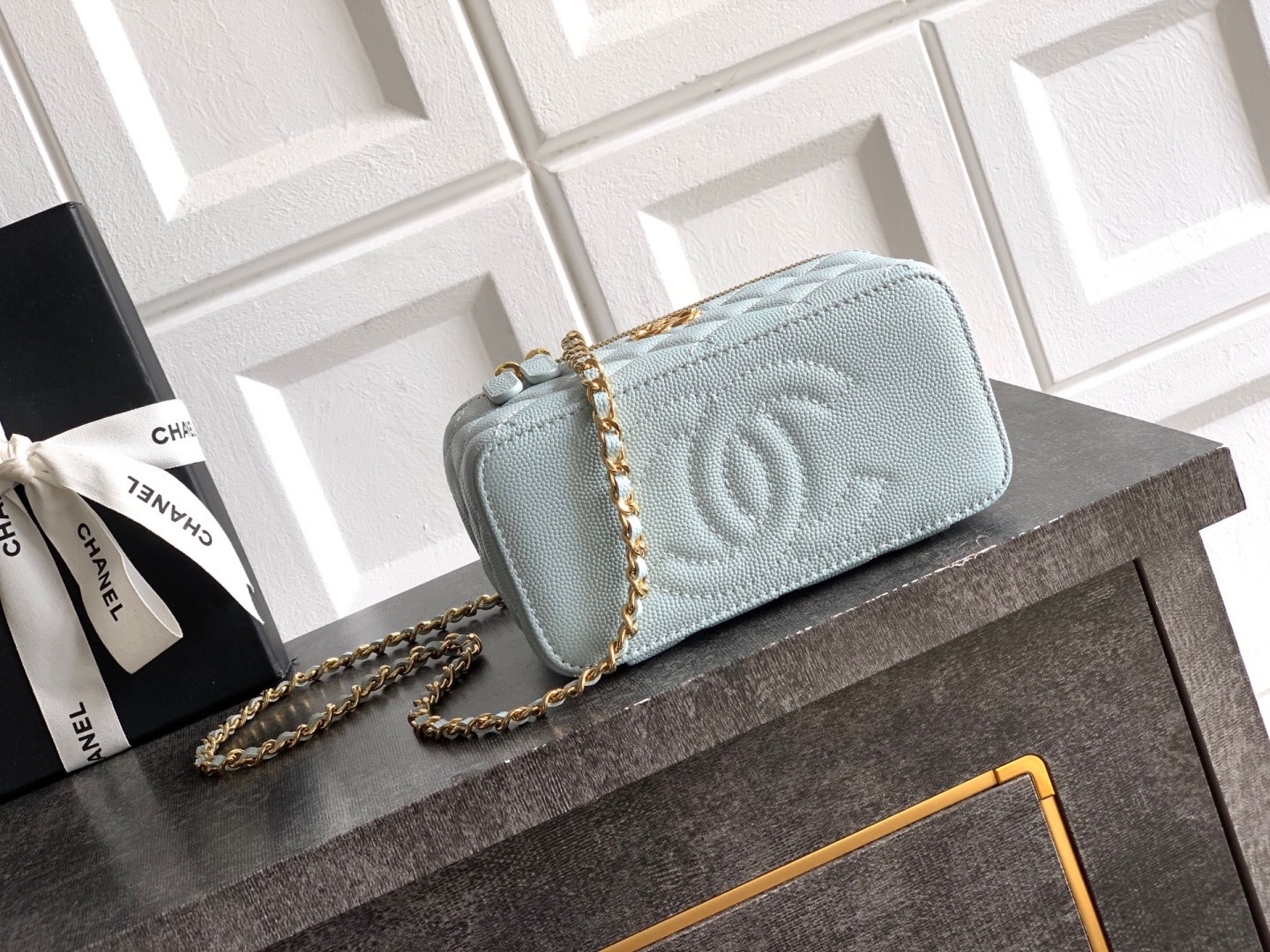 Chanel 26C Chain Crossbody Box Bag AP5039 - Image 4