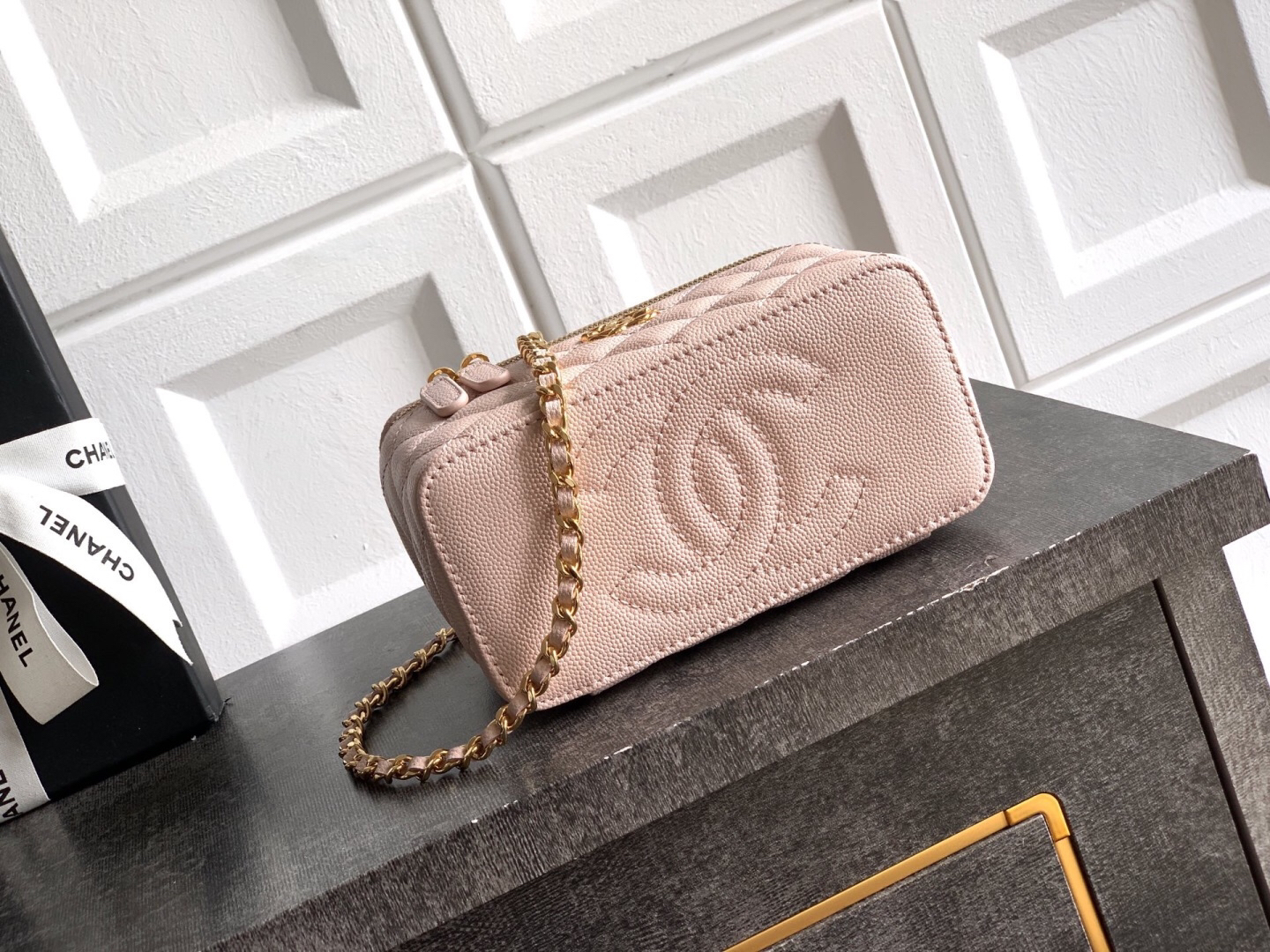 Chanel 26C Leather Chain Crossbody Box Bag - Image 4
