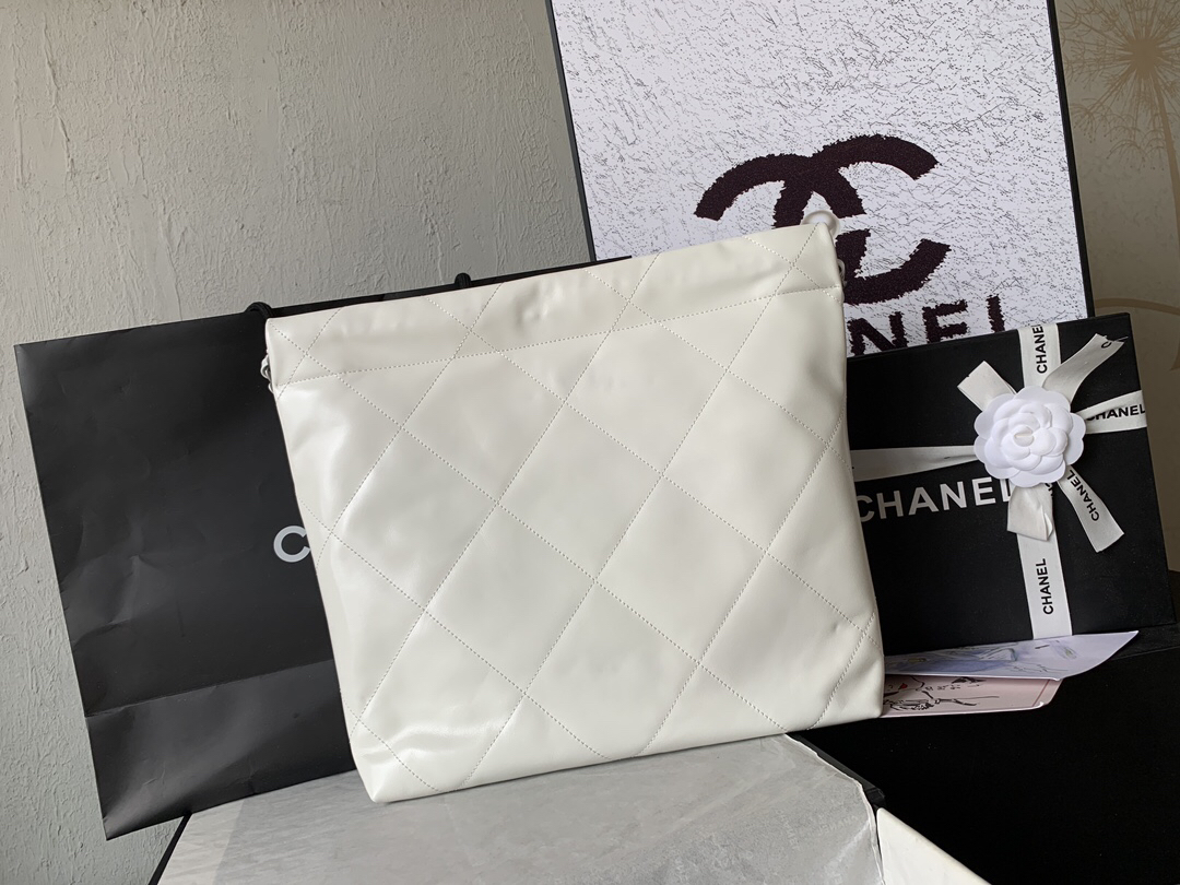 Chanel AS3260 2022 Oil-Waxed Calfskin Shoulder Bag - Image 4