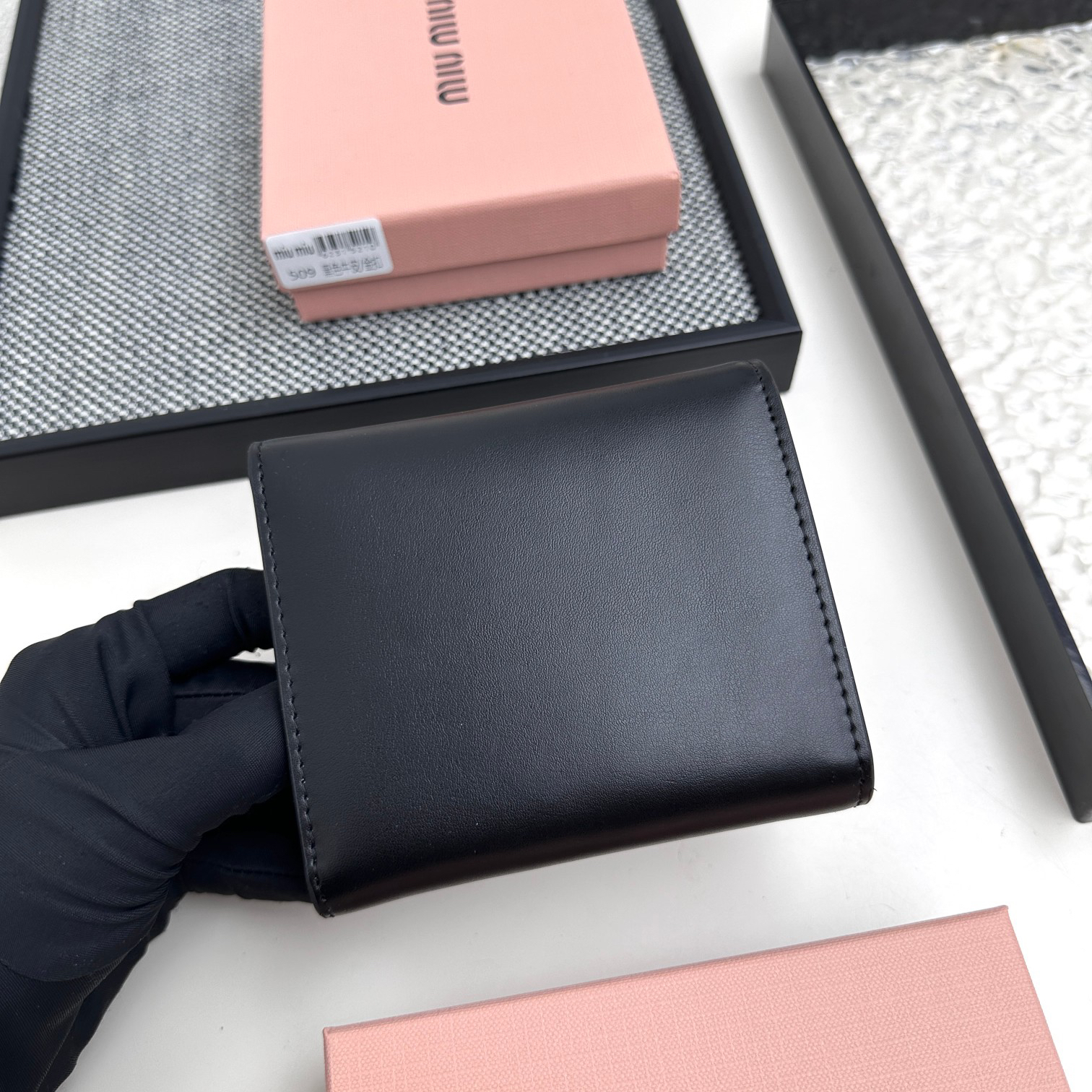 Miu Miu Trifold Leather Wallet - Image 4