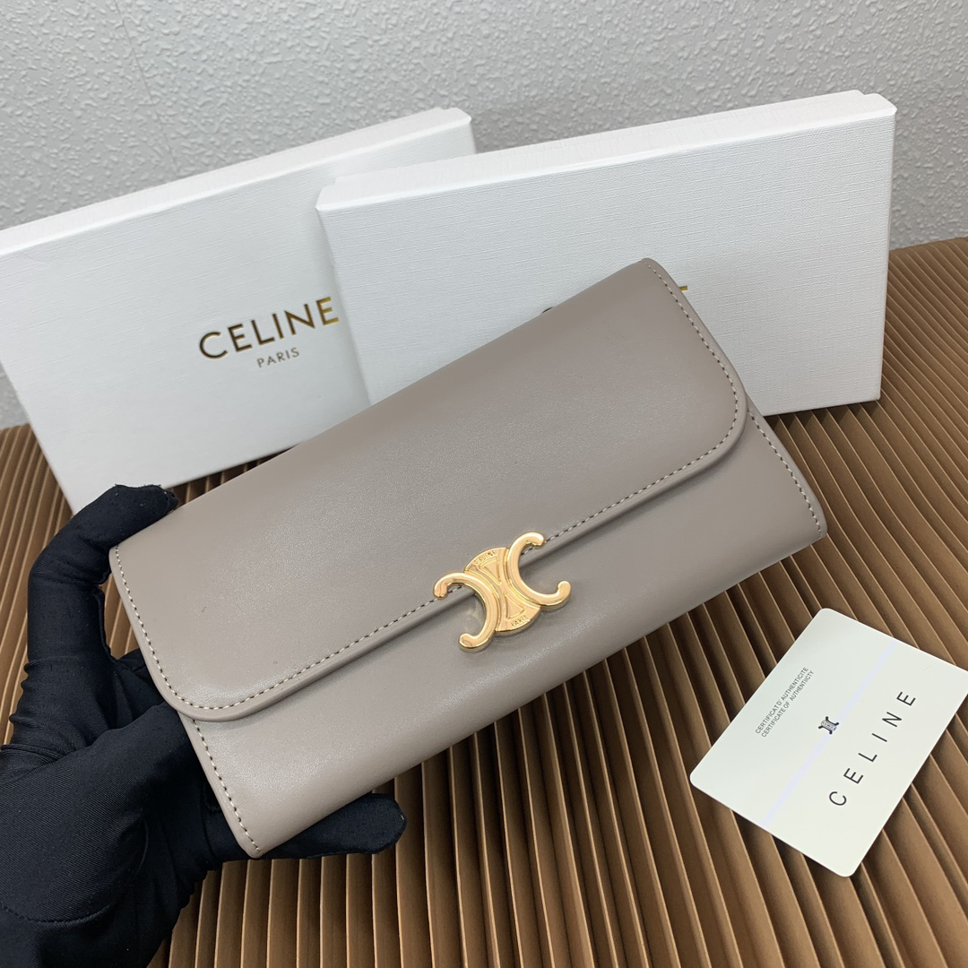 Triomphe Cowhide Leather Wallet - Image 4