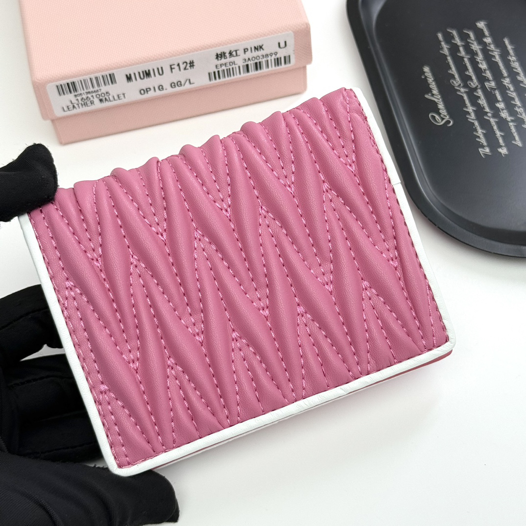 Miu Miu Matelasse Lambskin Wallet - Image 4