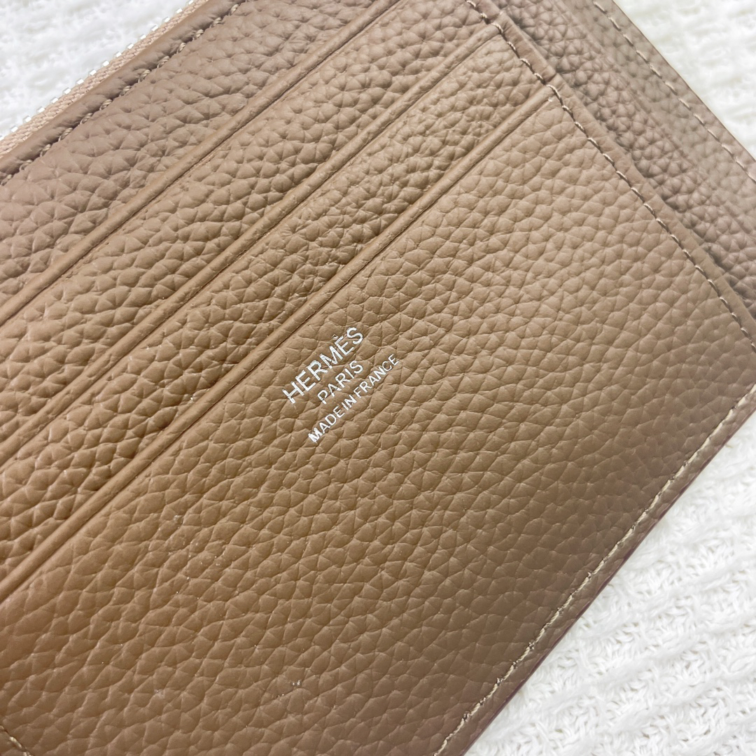 Hermes City 8CC Business Card Holder in Togo Calfskin - Image 4