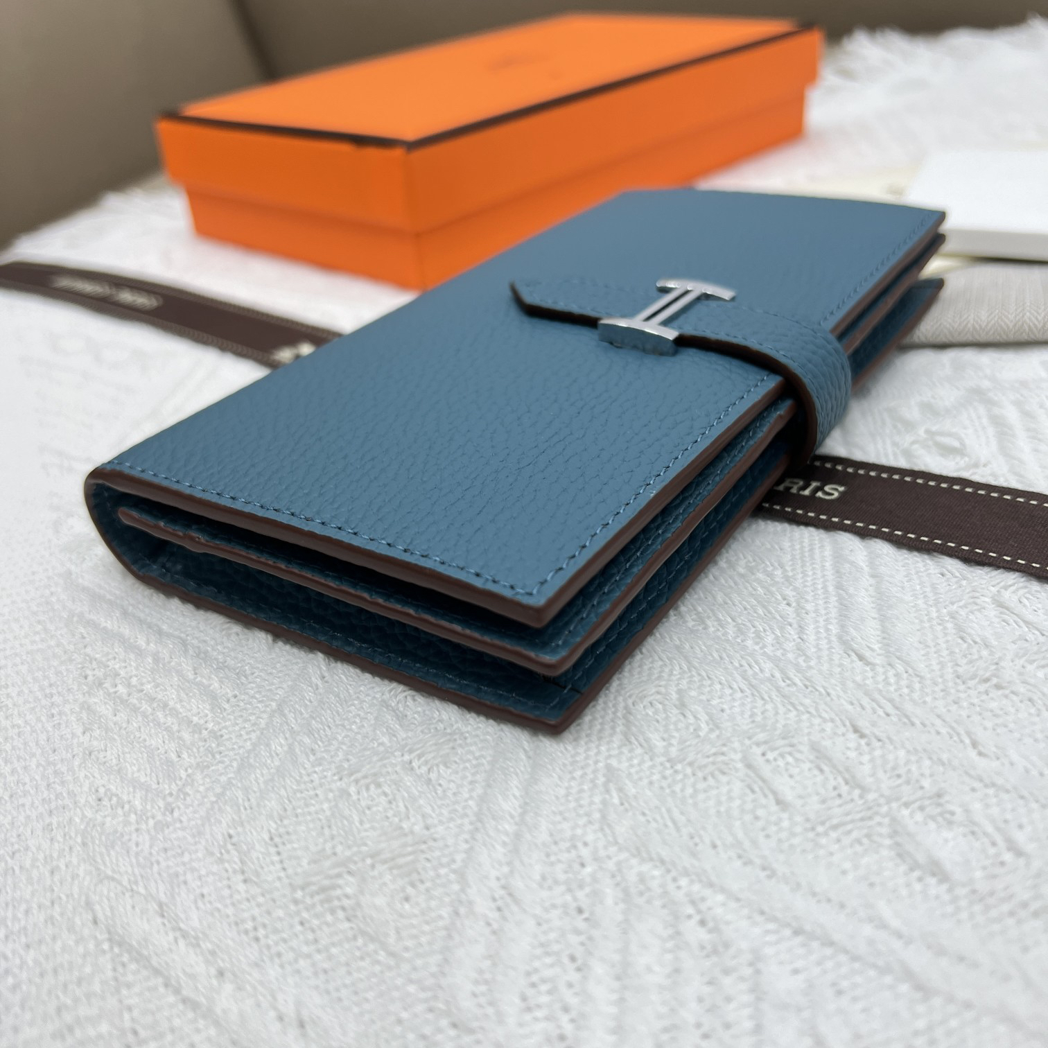 Hermes Long Leather Wallet with Interior Zipper - Image 4