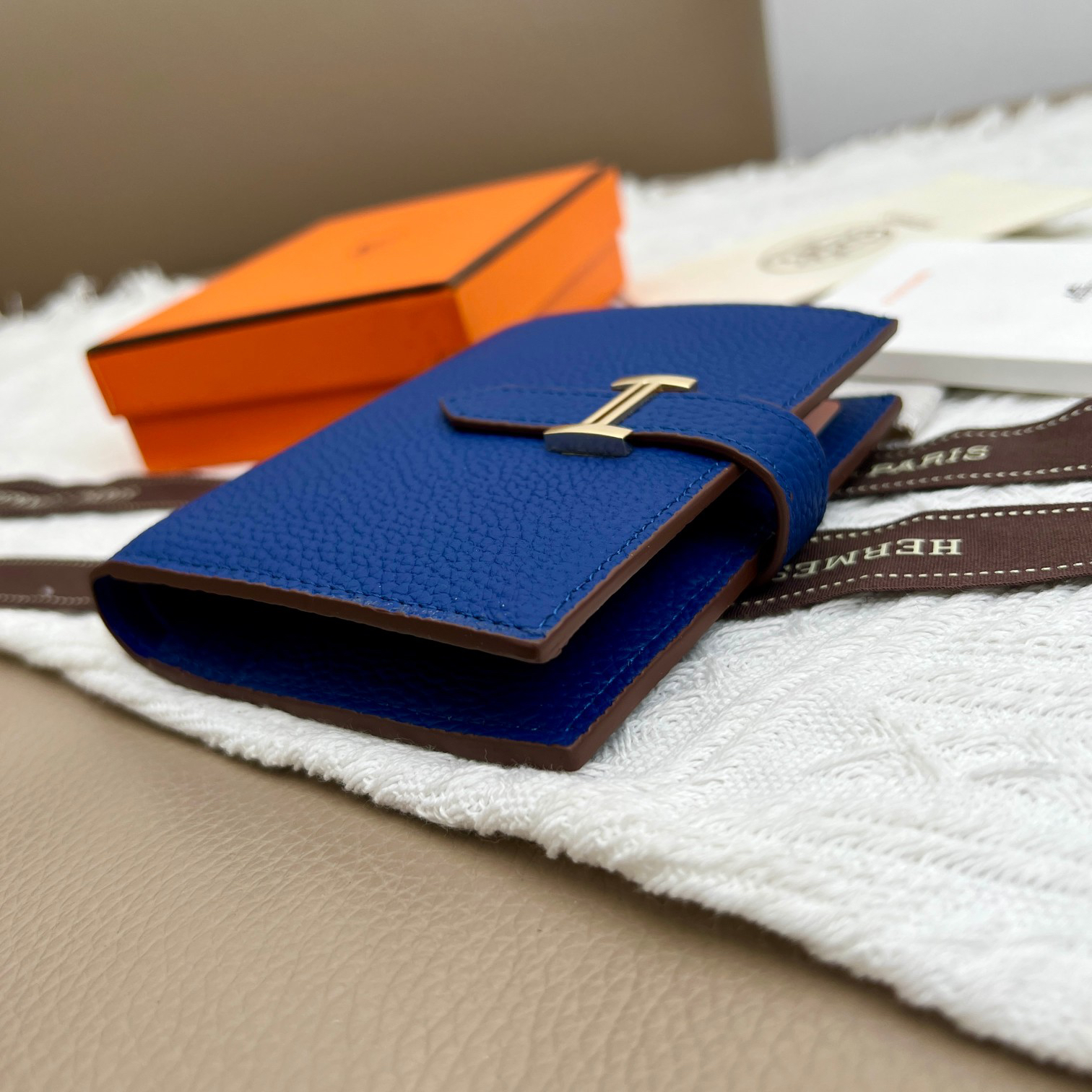Hermes Vertical Leather Wallet - Image 4