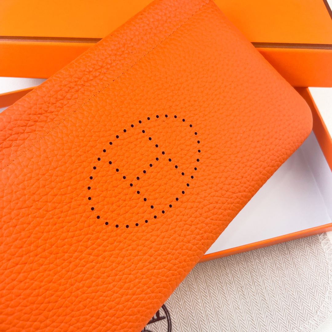 Hermès Togo Leather Wallet Model 6911 - Image 4