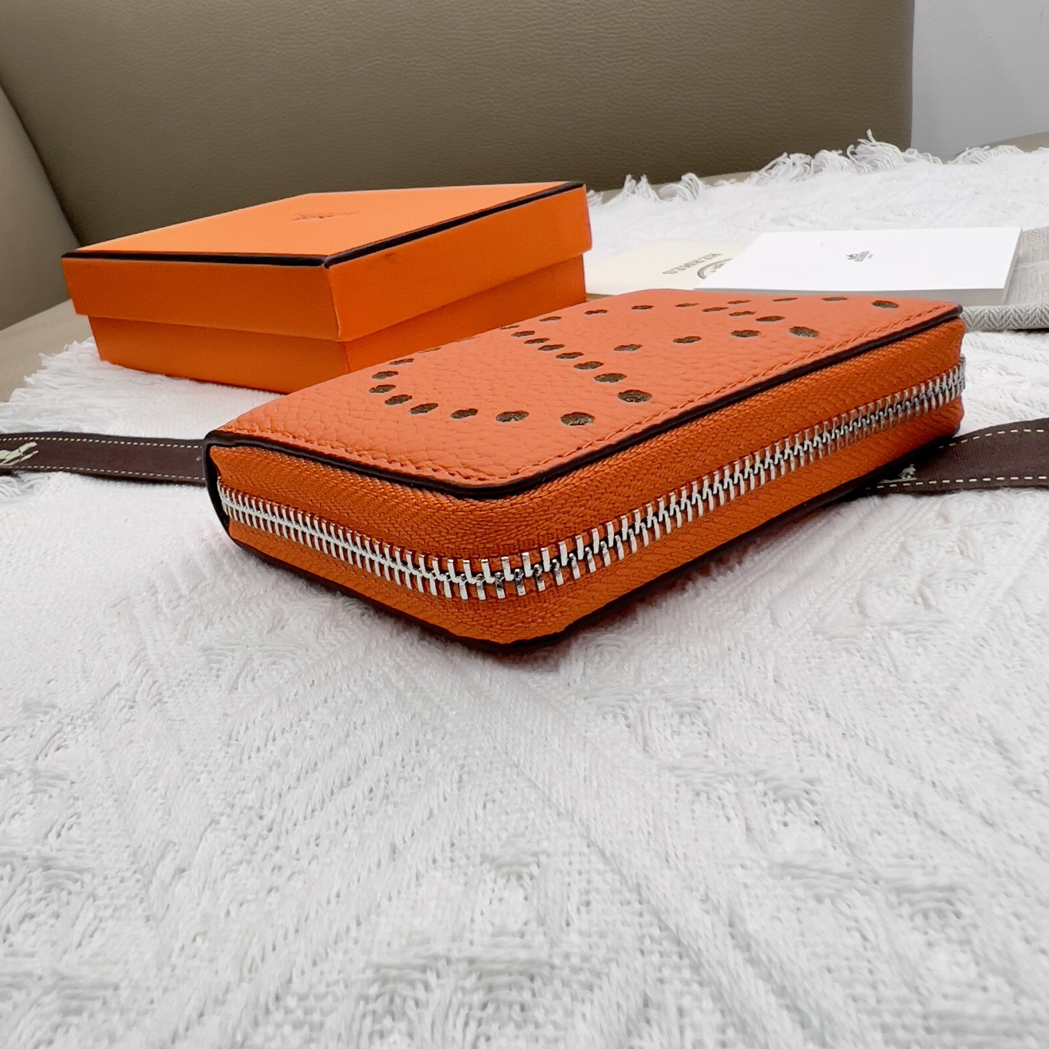 Hermes Constance Wallet in Togo Calfskin - Image 4