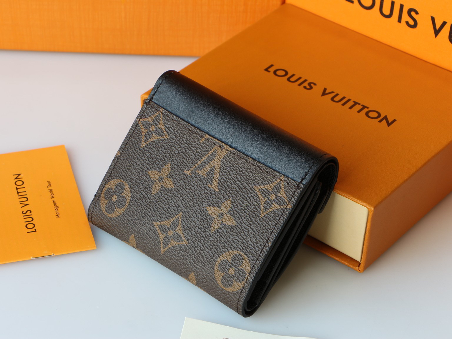 Louis Vuitton Zoe Wallet M62933 - Image 4