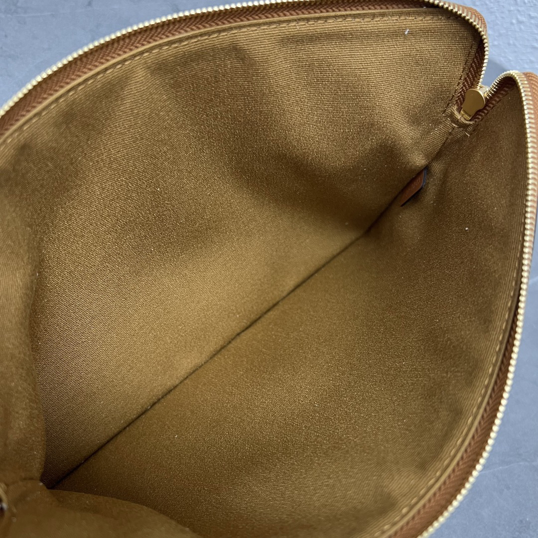 Celine Handbag with Wrist Strap - Image 5