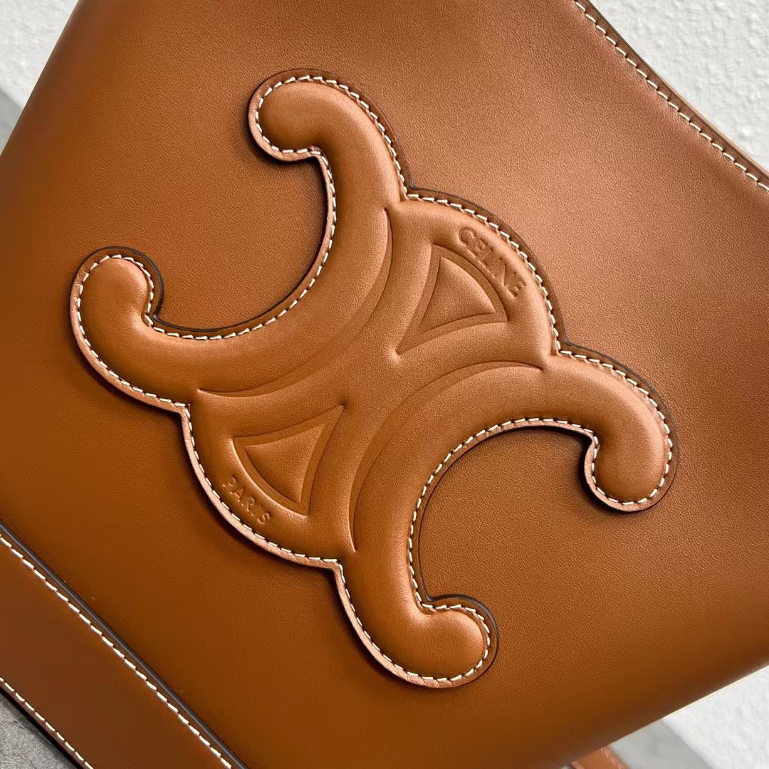 CELINE 2022 Spring/Summer CUIR Leather Bucket Bag - Image 5